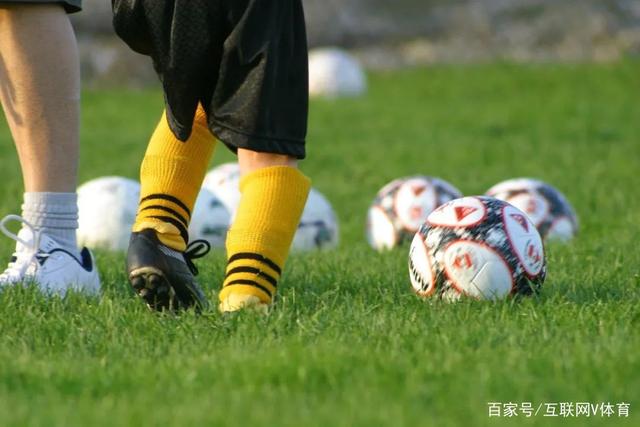 曼联惨遭科莫大逆转，卡里克怒斥球员表现不佳